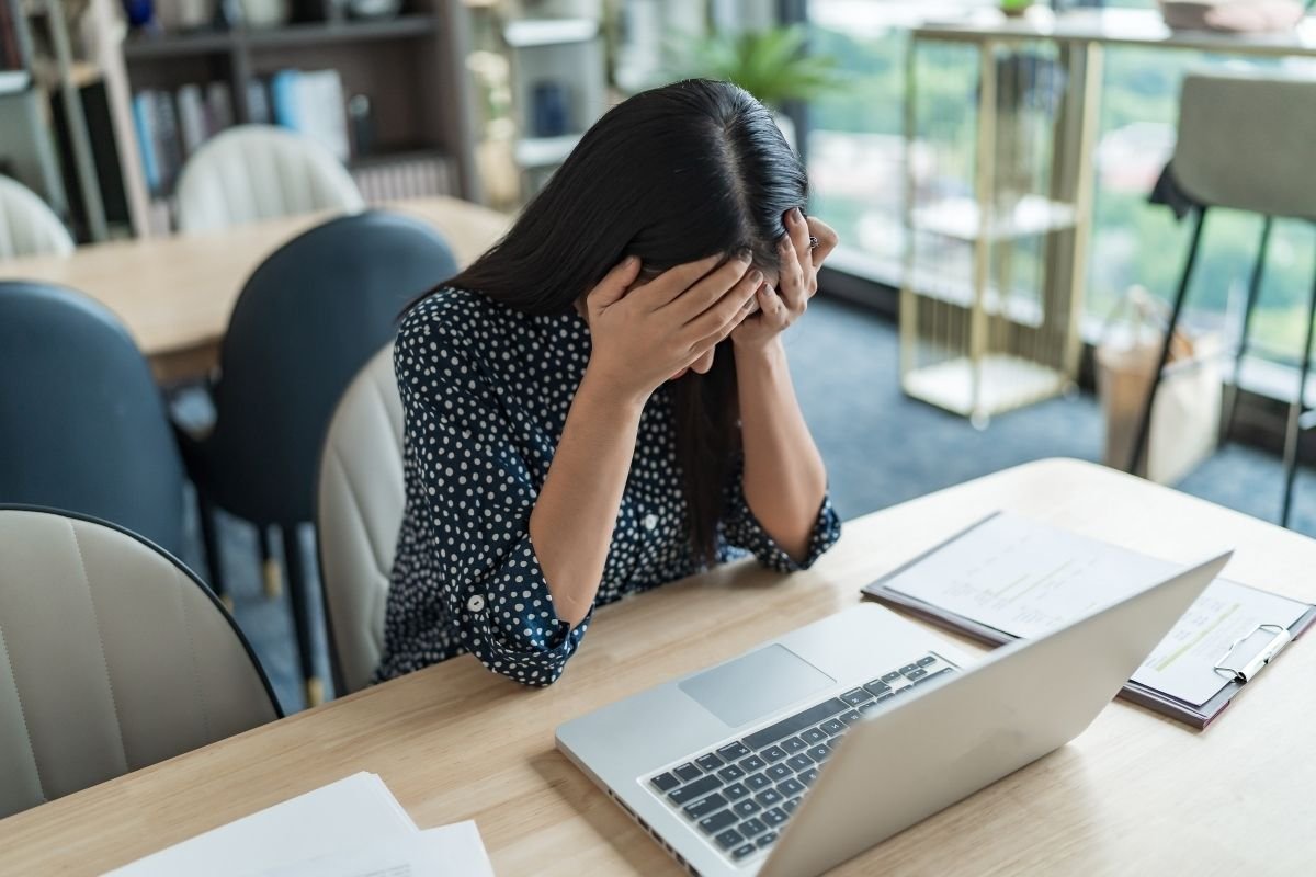 Imigrar e perder identidade impacto na autoestima